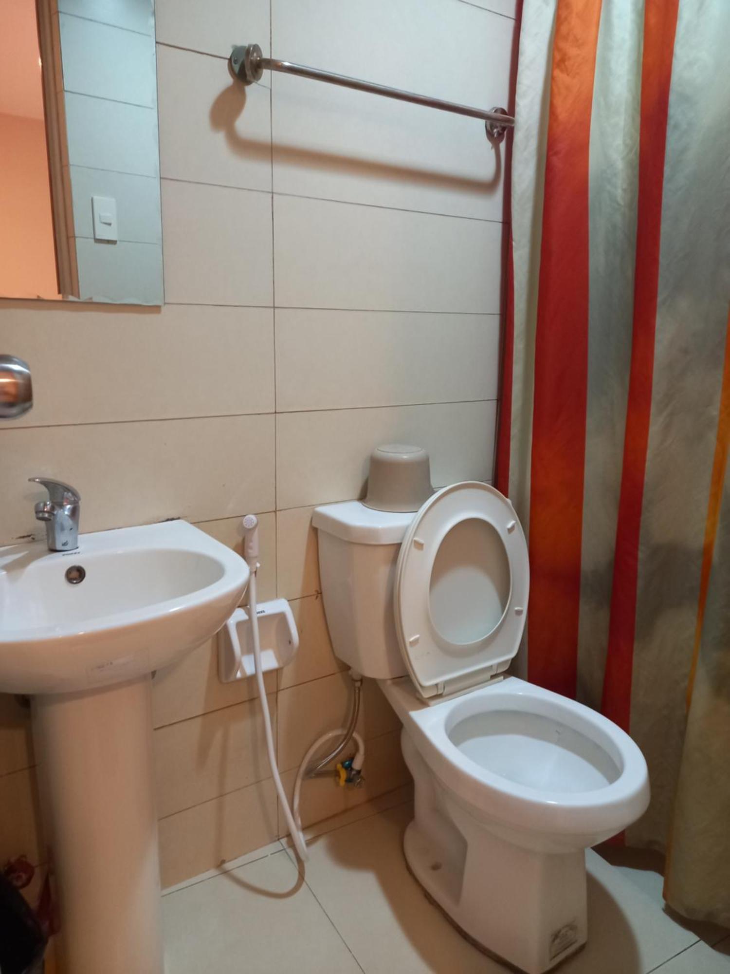 Stone House Hotel Pasay Bagian luar foto