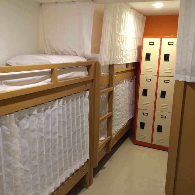 Stone House Hotel Pasay Ruang foto