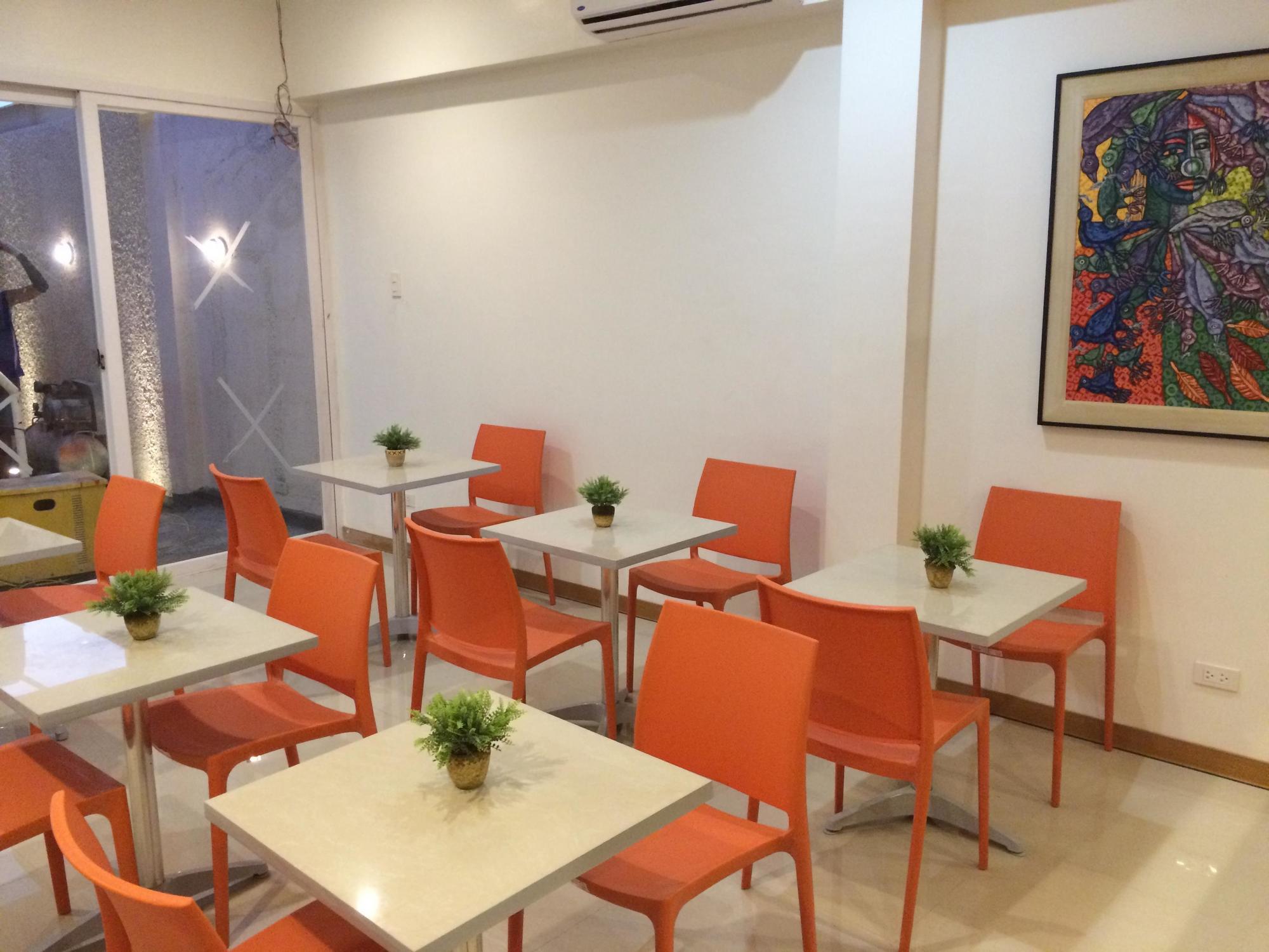 Stone House Hotel Pasay Bagian luar foto